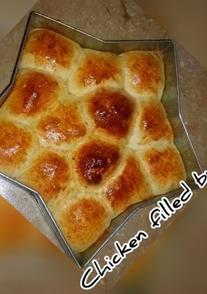 A picture of Chicken filled buns.