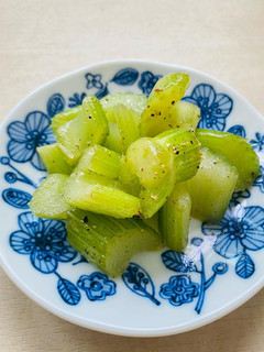 A picture of Easy Celery Pickles.