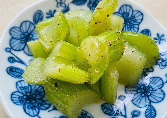 Easy Celery Pickles