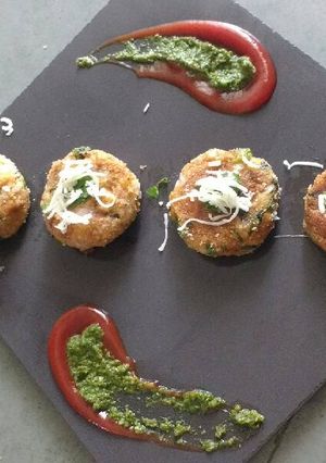 A picture of Paneer aloo matar kabab.