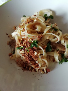 Foto di Tagliatelle champignon e nocciole con crema di pecorino toscano