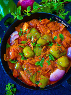 शिमलामिर्च दो प्याज़ा (Shimla Mirch do Pyaza recipe in Hindi) रेसिपी मुख्य फोटो
