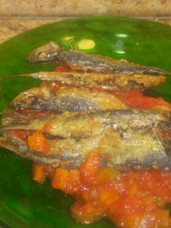 Una foto de Sardinas con tomate