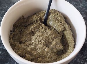 Una foto de Pesto de albahaca seca