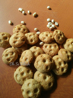 A picture of Peanut Jaggery coconut cookies.