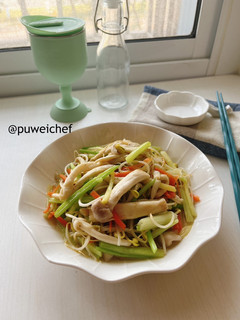 芹菜蕈菇炒豆芽 的食譜成品照片