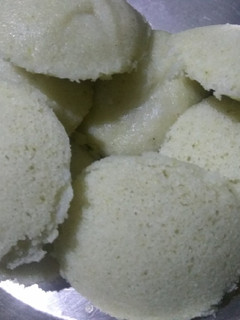 रवा इडली (Rava idli recipe in Hindi) रेसिपी मुख्य फोटो