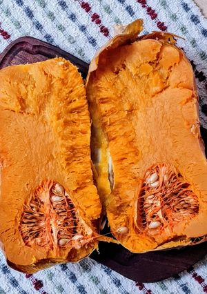 Una foto de Zapallo otoñal al horno, para recetas dulces, saladas y como buena excusa para prender el horno 🍁