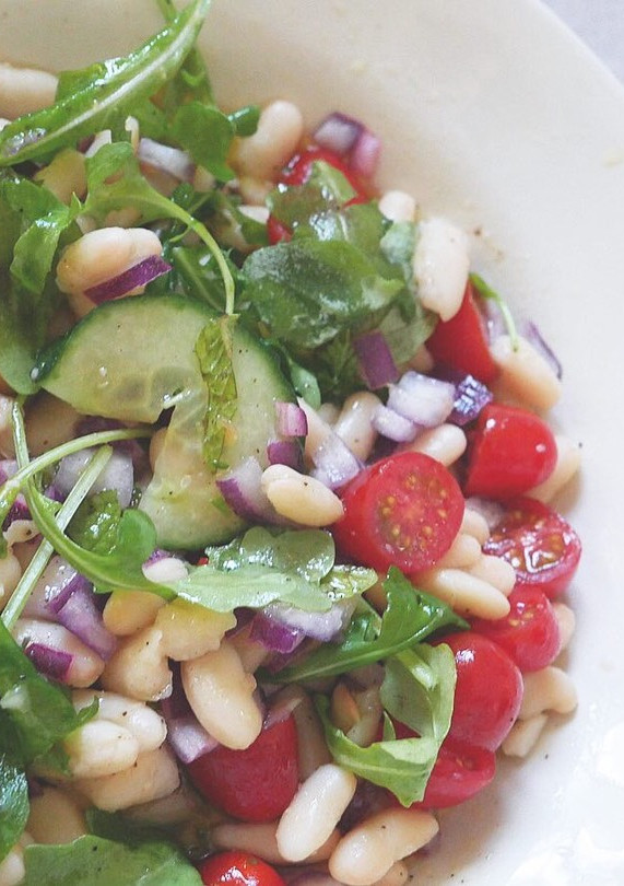 Una foto de 🌿Ensalada de judías blancas🌿