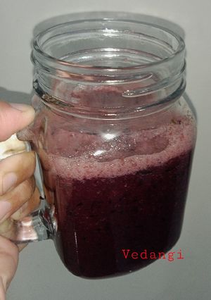 A picture of Black Grapes Cooler.