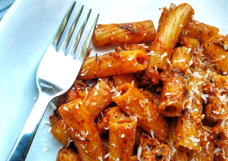 7 Easy Ways To Make Rigatoni With Sausage Meat, Chilli &amp; Rosemary