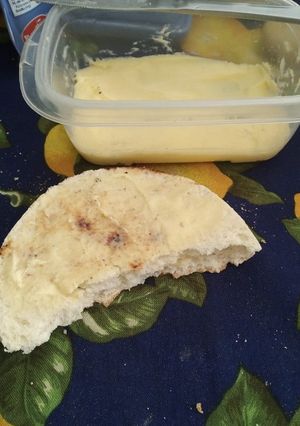Una foto de Mantequilla en casa