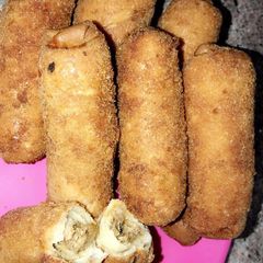 A picture of Fishroll with bread crumbs.