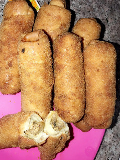 A picture of Fishroll with bread crumbs.