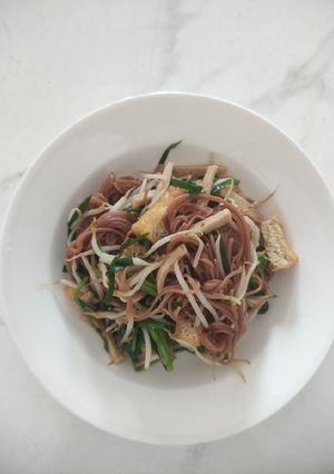 Hình của món Bún gạo lứt xào.