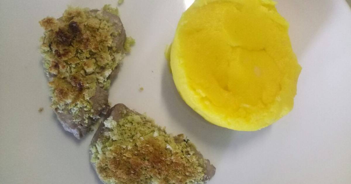 Pork medallions with garlic and herb crust with saffron mash Recipe by