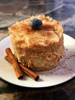 Una foto de Torta de pera en taza (mug cake de pera) SÚPER RICA Y SALUDABLE!! El mejor postre!