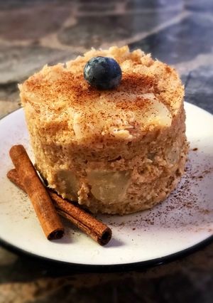 Una foto de Torta de pera en taza (mug cake de pera) SÚPER RICA Y SALUDABLE!! El mejor postre!