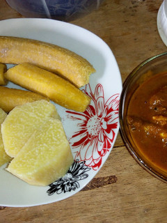 A picture of Unripe plantain/Yam with Bini Owo sauce.