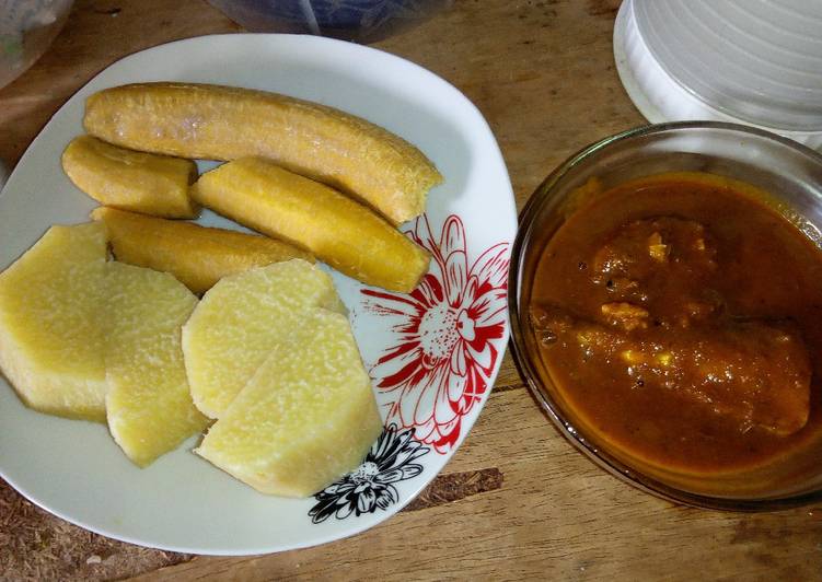 Unripe plantain/Yam with Bini Owo sauce