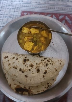 मटर पनीर (Matar paneer recipe in hindi) रेसिपी मुख्य फोटो