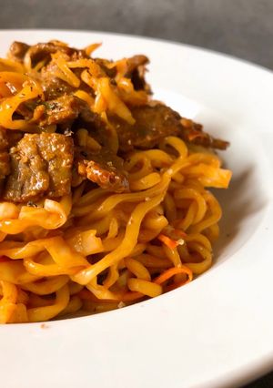 Hình của món Mì Bò Xào Cay Cùng Bắp CẢi Và Cà Rốt.