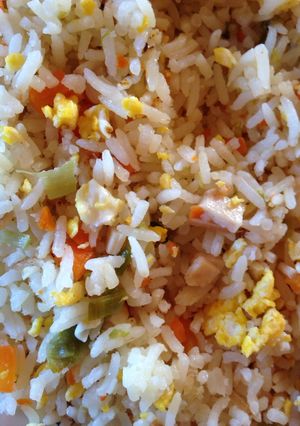 Una foto de Arroz chaufán 🍚