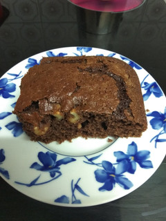 Una foto de Brownie esponjoso con nueces