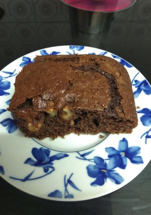 Una foto de Brownie esponjoso con nueces