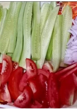 वेजिटेबल सलाद (vegetable salad recipe in Hindi) रेसिपी मुख्य फोटो