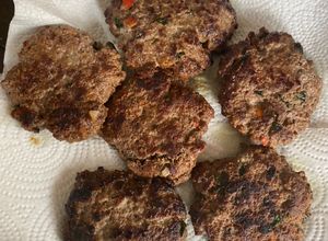 Una foto de Tortitas de carne con espinaca