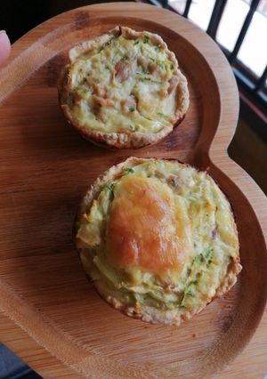 Una foto de Canastitas de verduras y atún