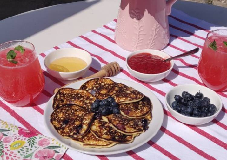 Steps to Prepare Perfect Keto Yoghurt and Blueberries Pancakes