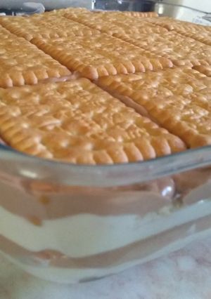 Fehér csokis-nutellás-kekszes kanalas desszert recept fotója