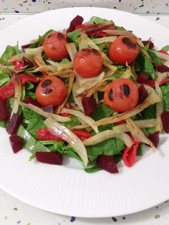 Una foto de Ensalada templada de espinacas con hinojos