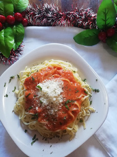 Una foto de Tallarines con salsa cremosa de tomate