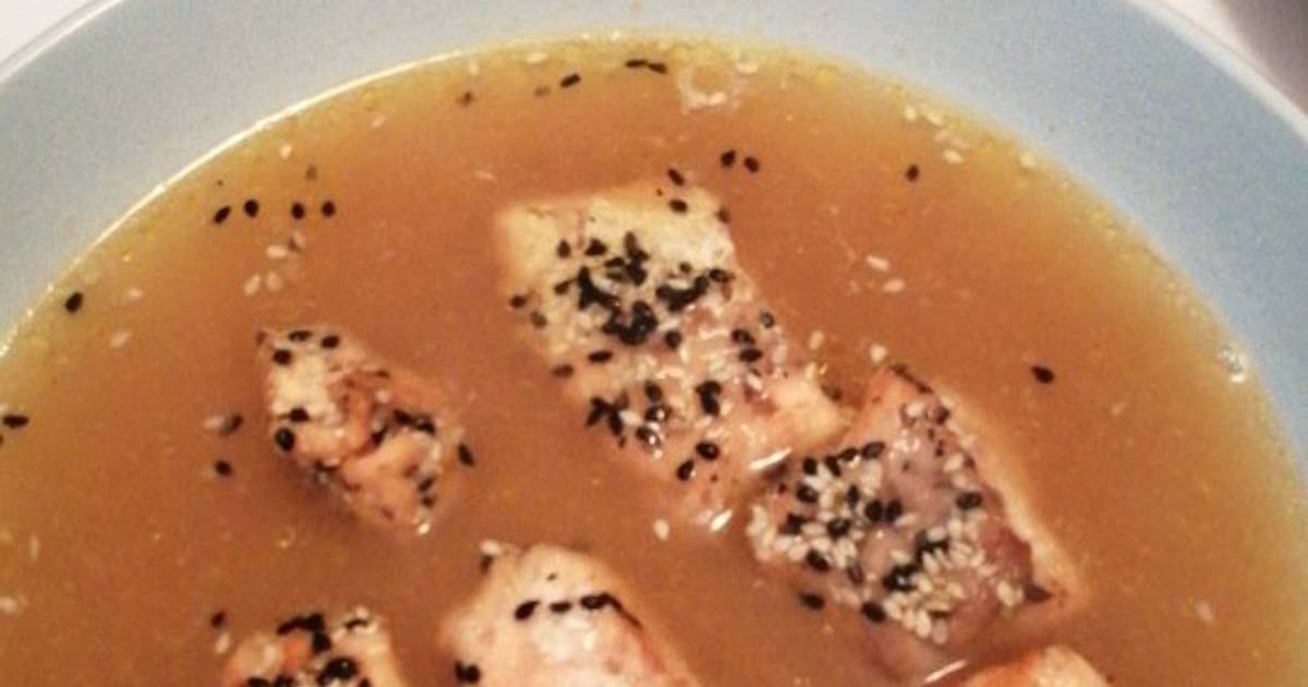Soupe au saumon a l'asiatique🦈 de Djamicoo Cookpad