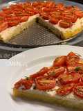 Pastel de polenta con tomates y ajo