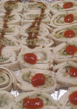 Una foto de Rollitos rápidos de atún, con salmón y con guacamole