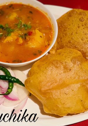 A picture of Achari masala poori.