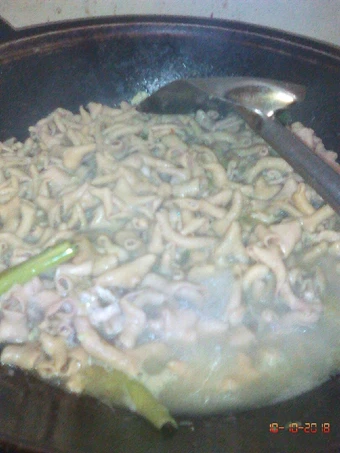 Langkah Mudah untuk Membuat Resep Usus bumbu kuning yang Lezat Sekali Anti Ribet, Lezat Sekali