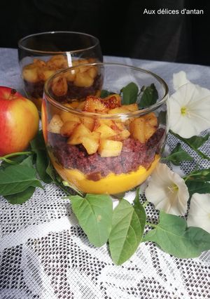 Une photo de Verrine de boudin noir, pomme et carotte