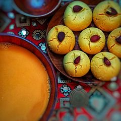 A picture of Nan khatai.