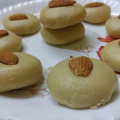 A picture of Roasted chana daal flour (sattu) peda.
