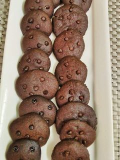 ডার্ক চকোলেট কুকিজ(dark chocolate cookies recipe in Bengali) রেসিপির প্রধান ছবি