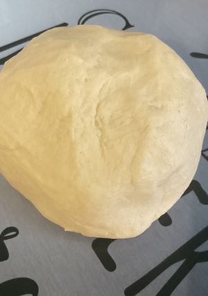 Une photo de Pâte brisée à la vanille, crème et lait