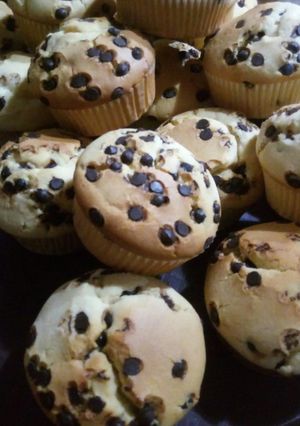 Una foto de Muffins de vainilla con chips de chocolate