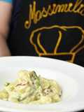 Gnocchi di asparagi con burrata e guanciale