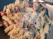 A picture of creamy cheese fusilli