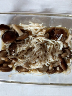涼拌菇菇 的食譜成品照片